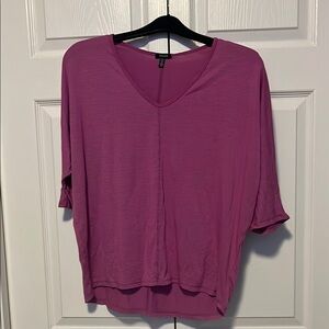 Tahari Women's V-Neck dolman 3/4 sleeve Top